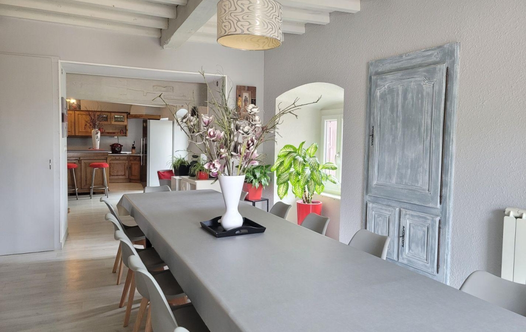 Annonces FEURS : Maison / Villa | CHAMBOST-LONGESSAIGNE (69770) | 200 m2 | 395 000 € 